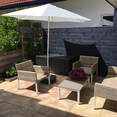 Annadora House - Private Parking Apartment