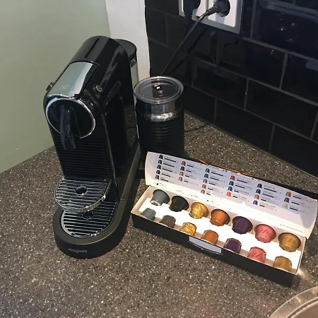 Annadora House - Private Parking