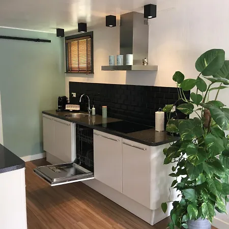 Annadora House - Private Parking *