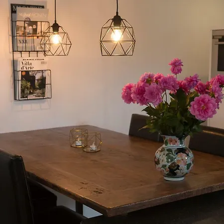 Annadora House - Private Parking