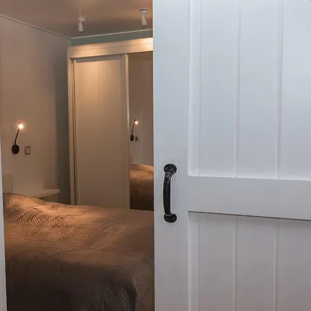 Annadora House - Private Parking شقة *