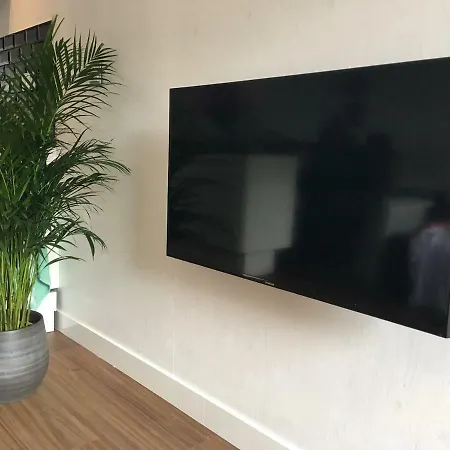 Annadora House - Private Parking Apartment *