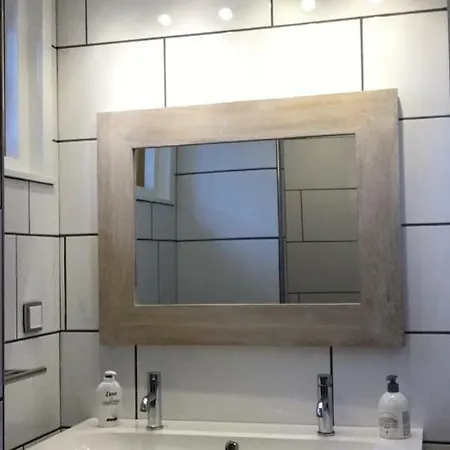 Annadora House - Private Parking شقة *