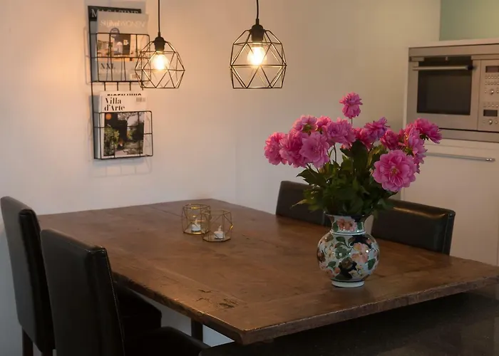 Annadora House - Private Parking