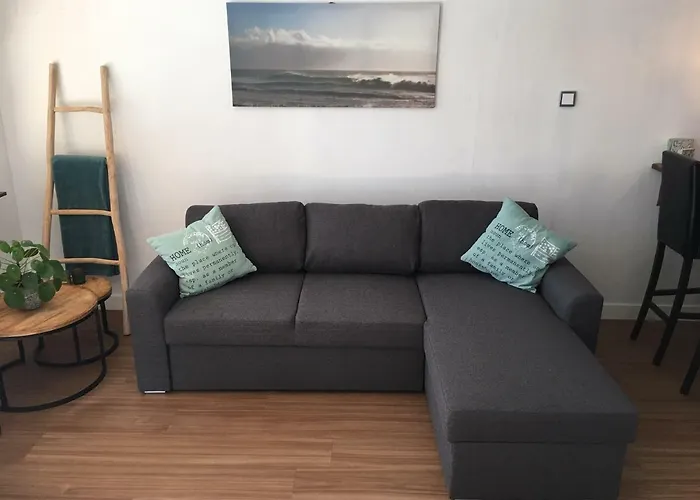 아파트 Annadora House - Private Parking *