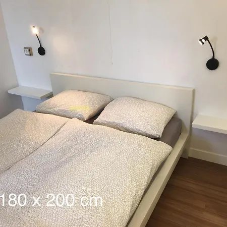 Annadora House - Private Parking Апартаменты *